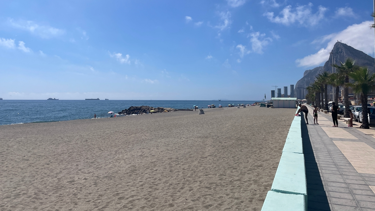 La playa de Levante de La Línea también estará prepará para la Semana Santa