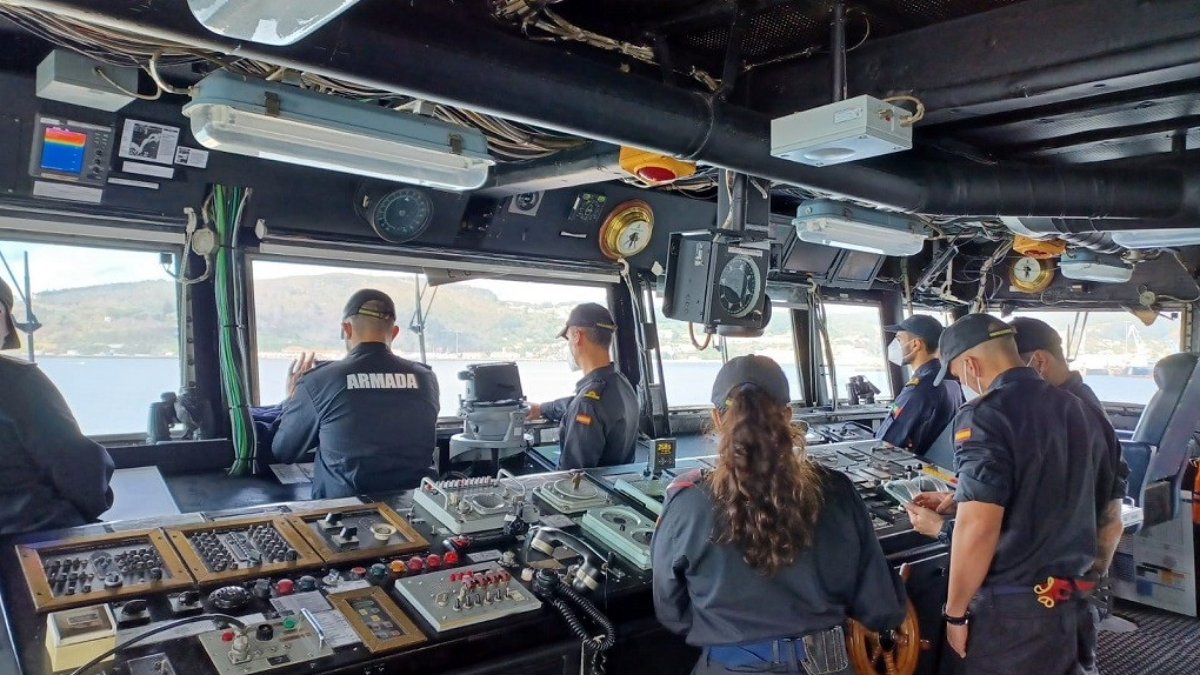 El 'Serviola' ya ha puesto rumbo al Estrecho desde Ferrol. FOTO- Armada Española