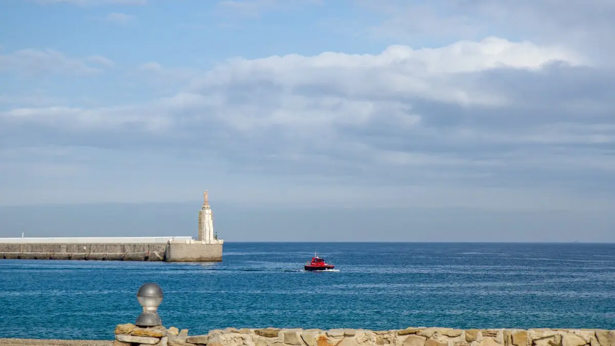 Los buques que atraquen en Tarifa podr&aacute;n disponer de estas conexiones a la red el&eacute;ctrica