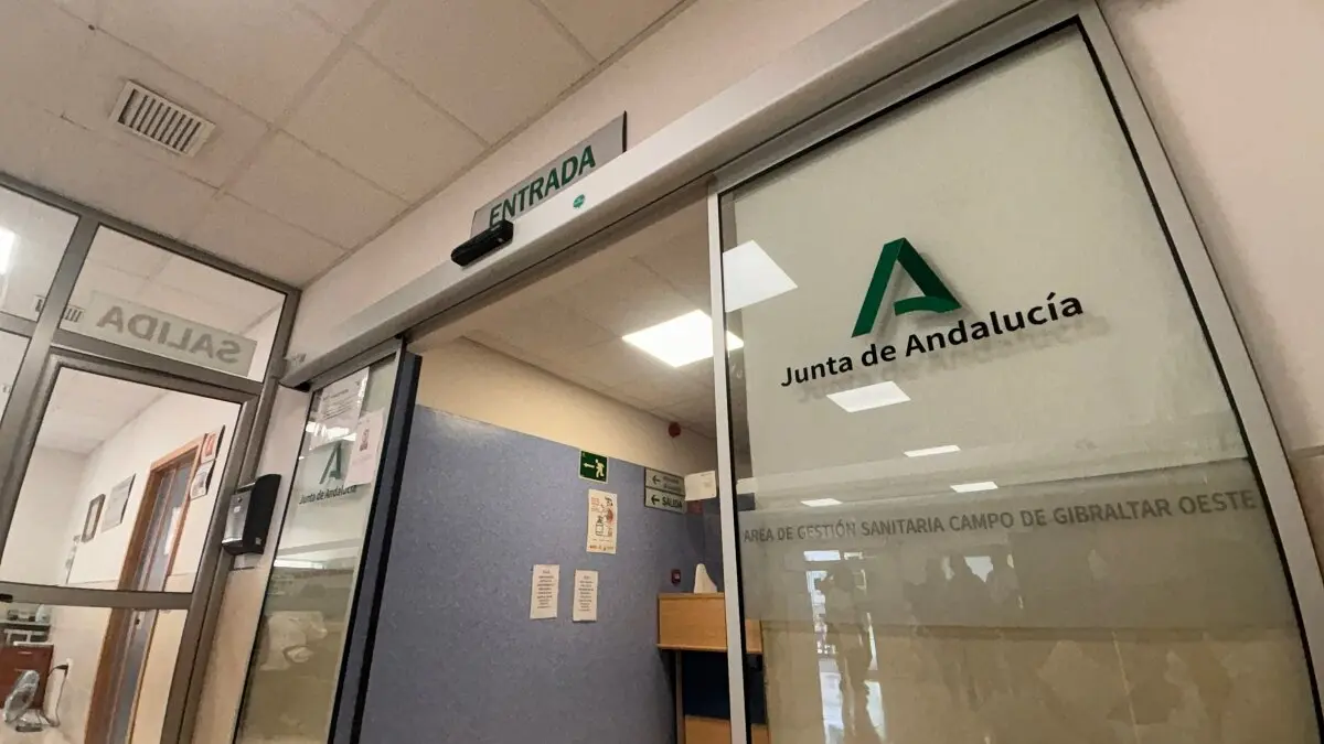 Entrada principal del Hospital Punta Europa 2