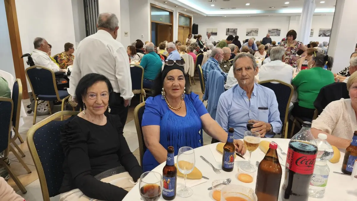 Almuerzo de mayores en la Feria de Los Barrios 6