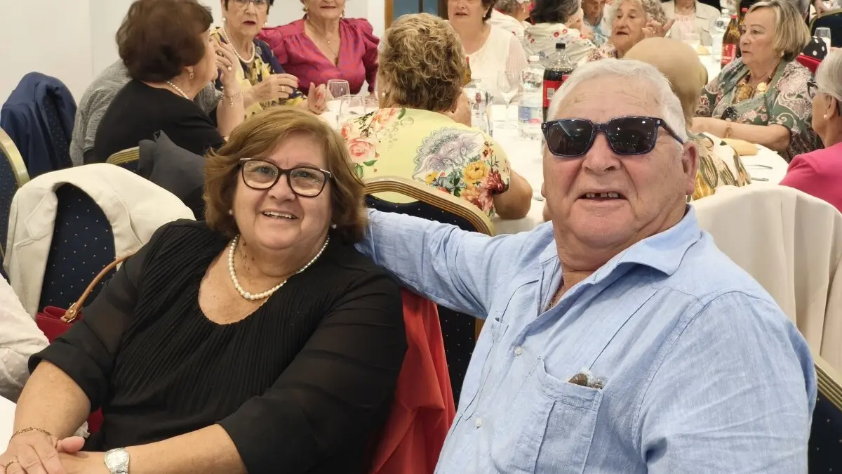 Almuerzo de mayores en la Feria de Los Barrios 11
