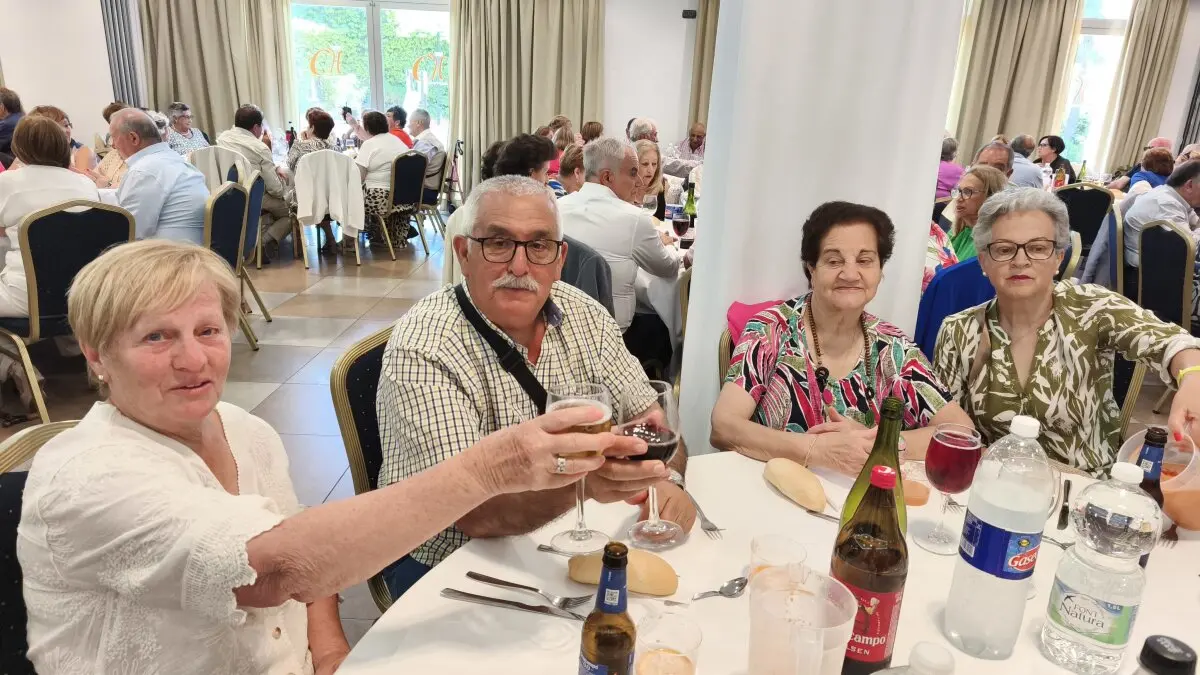 Almuerzo de mayores en la Feria de Los Barrios 21