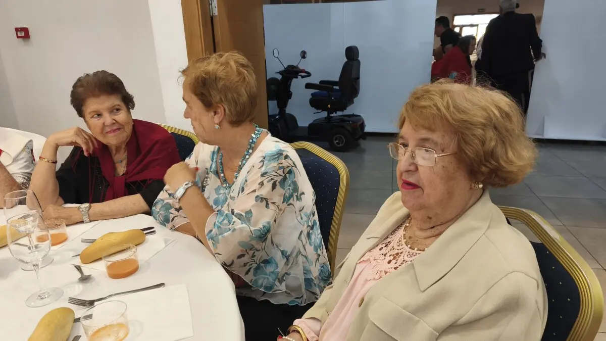 Almuerzo de mayores en la Feria de Los Barrios 25