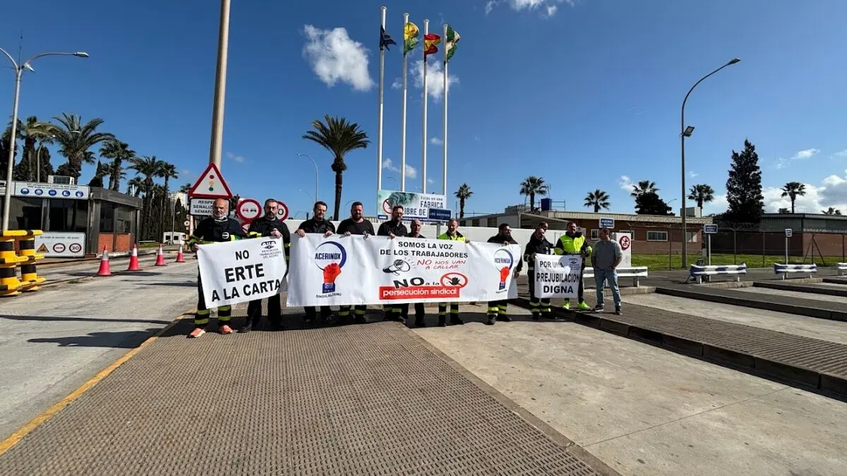 Algunos de los integrantes del comité de huelga de Acerinox