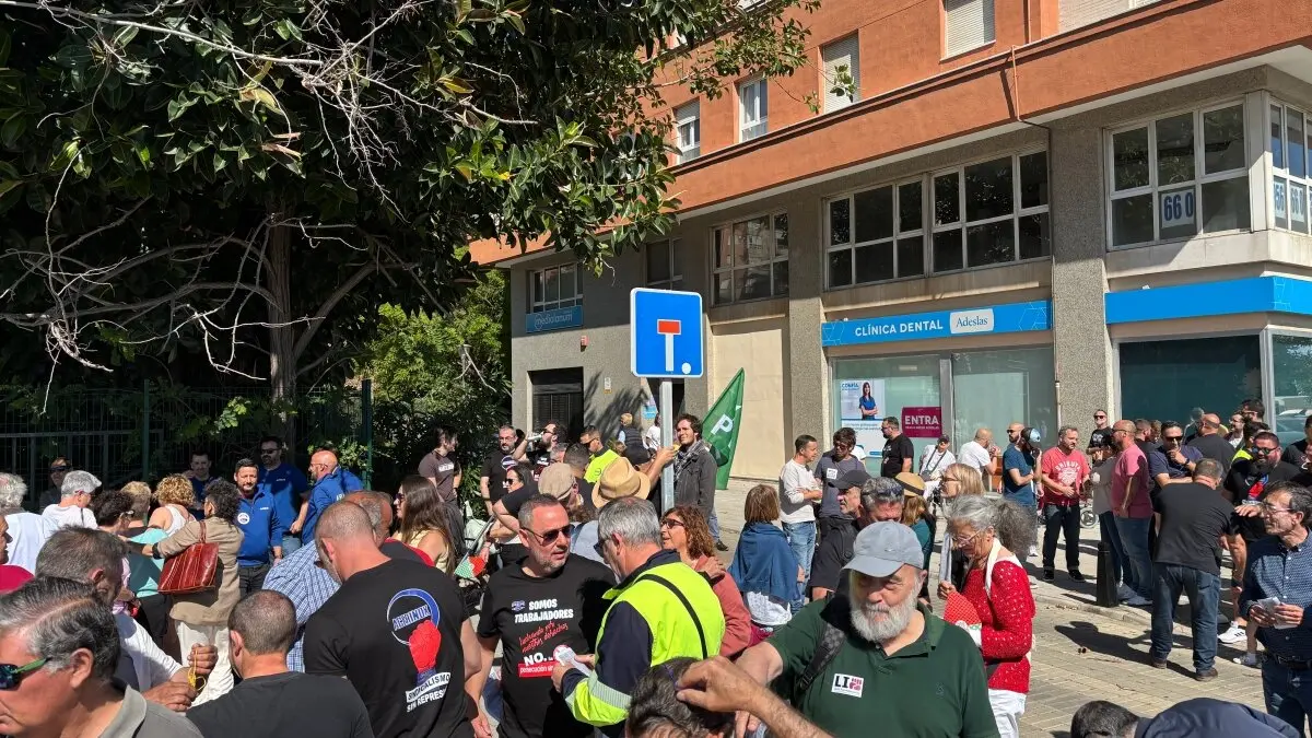 Concentración en apoyo al comité de huelga de Acerinox 2