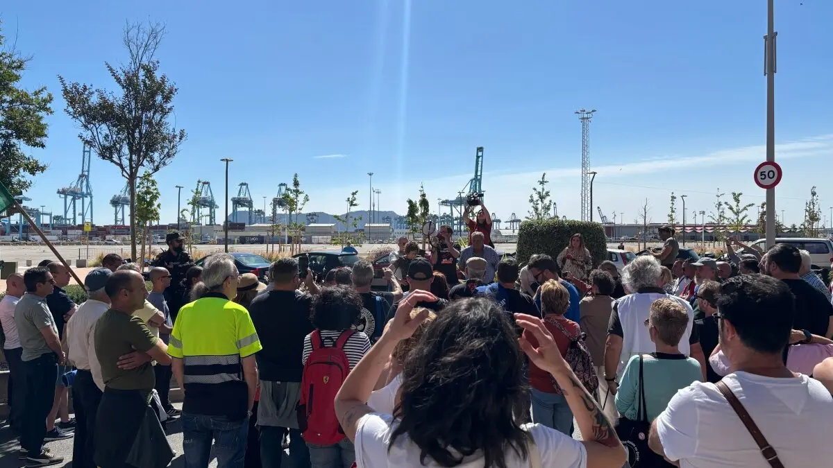 Concentración en apoyo al comité de huelga de Acerinox 16