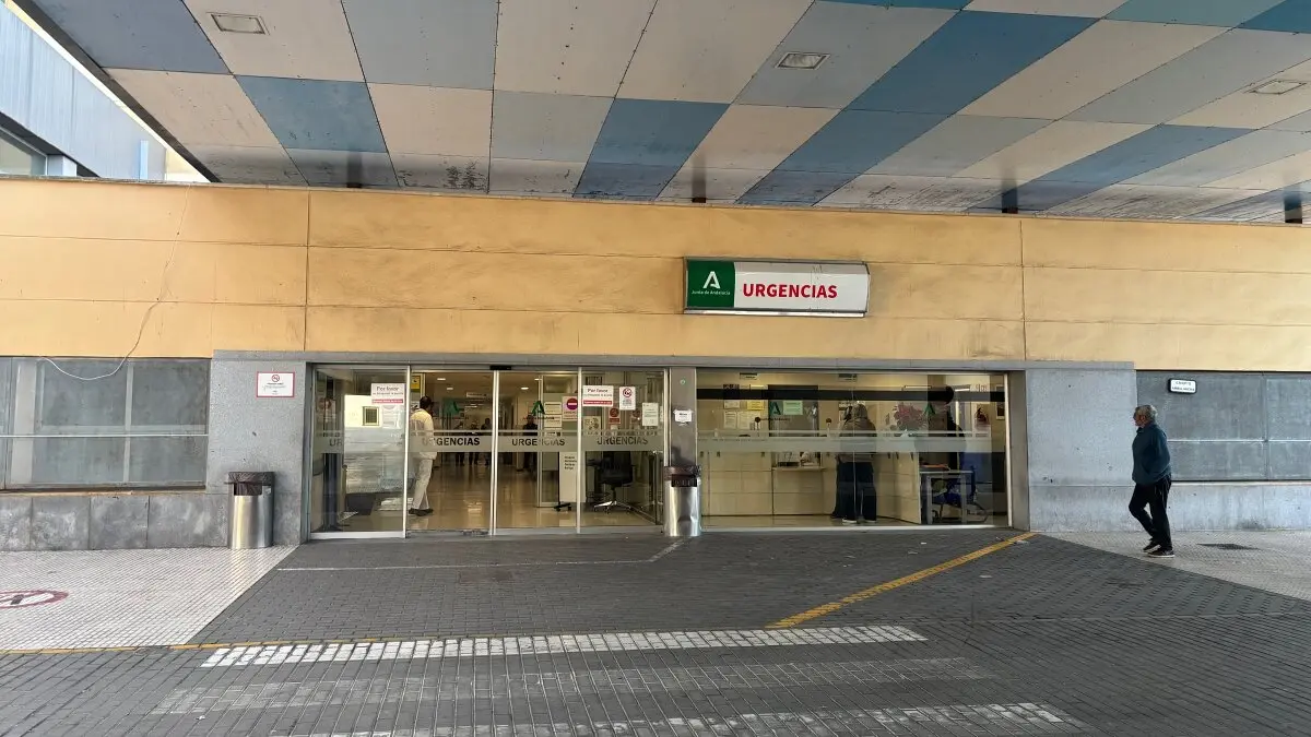 Entrada principal del servicio de urgencias del hospital Punta Europa de Algeciras