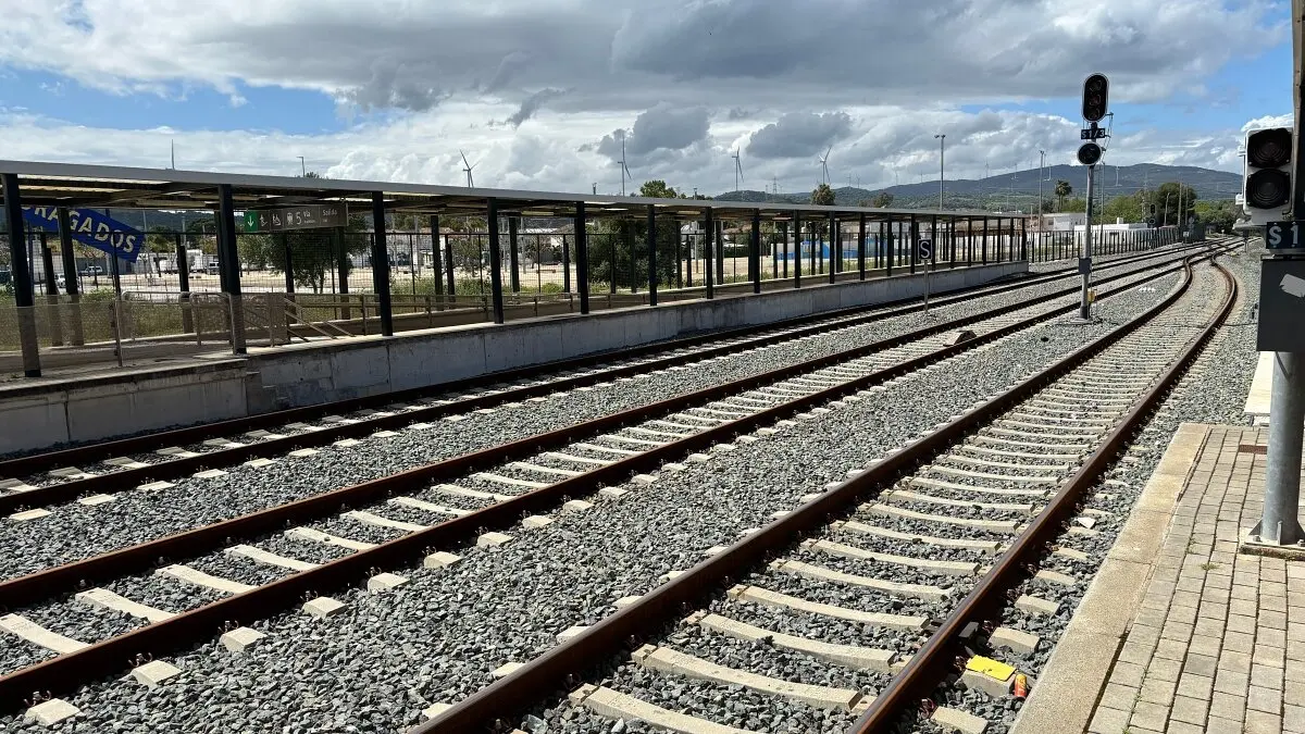 Nuevo paso para la electrificación de la línea férrea