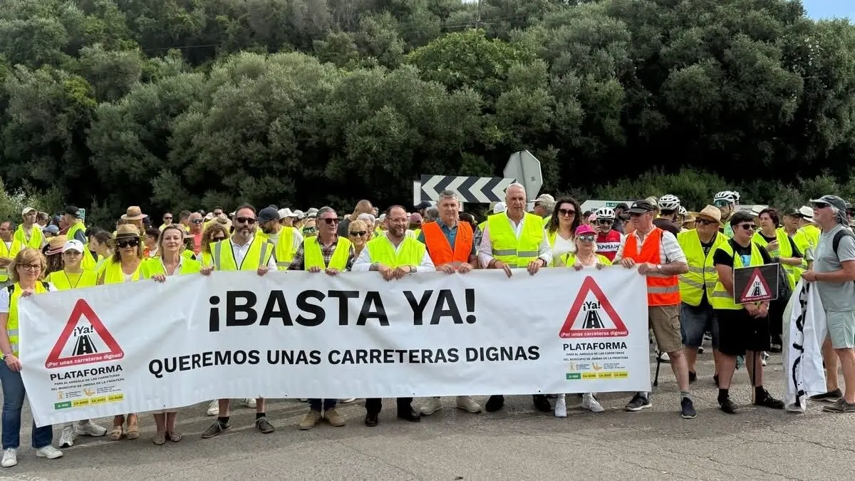 Representantes políticos de la comarca, en la manifestación del pasado domingo 1 de junio