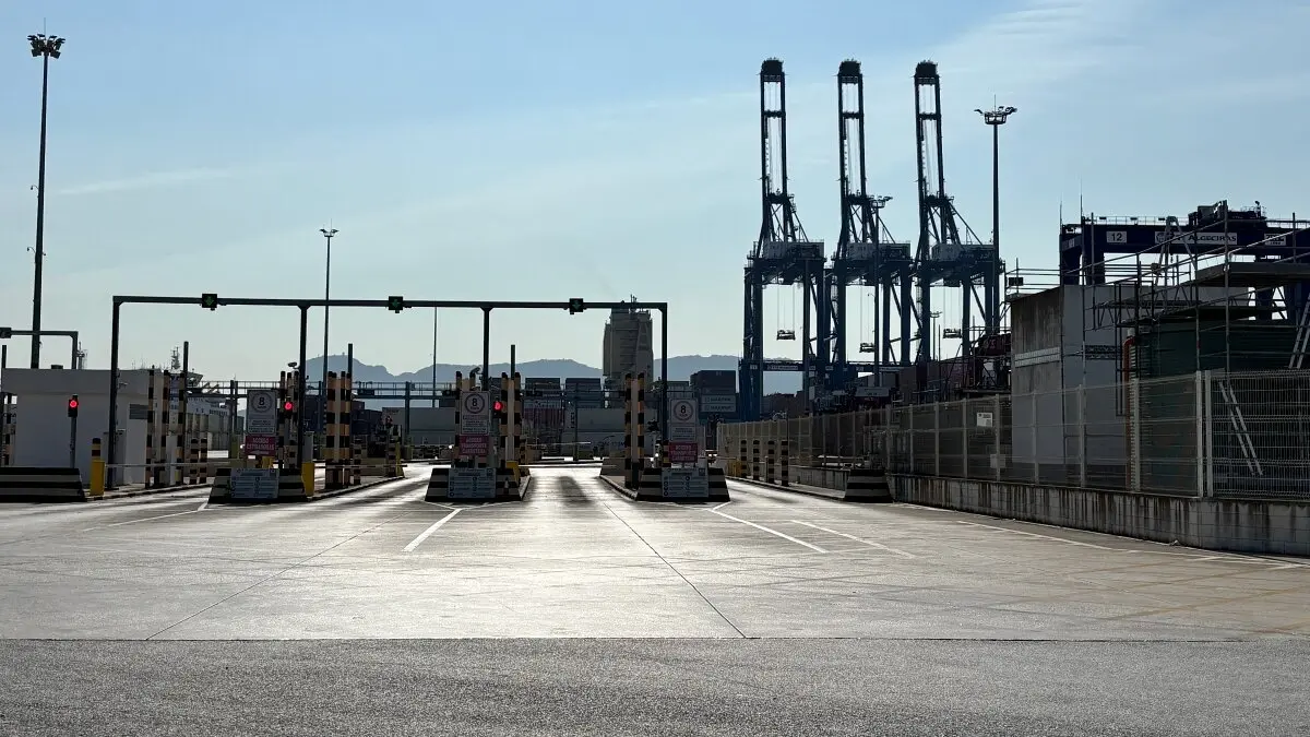 Sin camiones en las puertas de acceso a la terminal de TTI Algeciras 