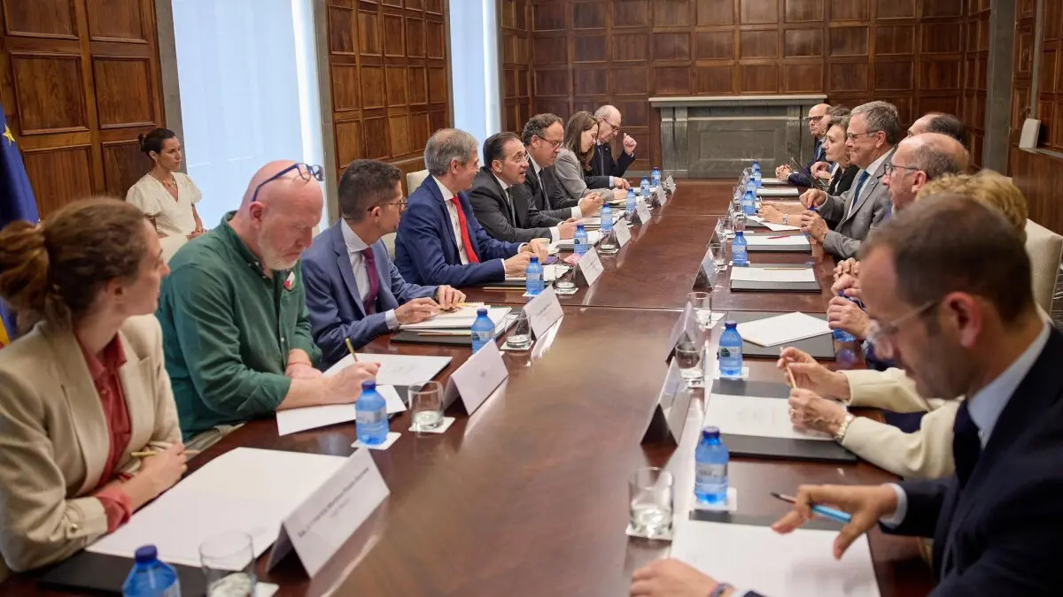 Reunión con Albares 6