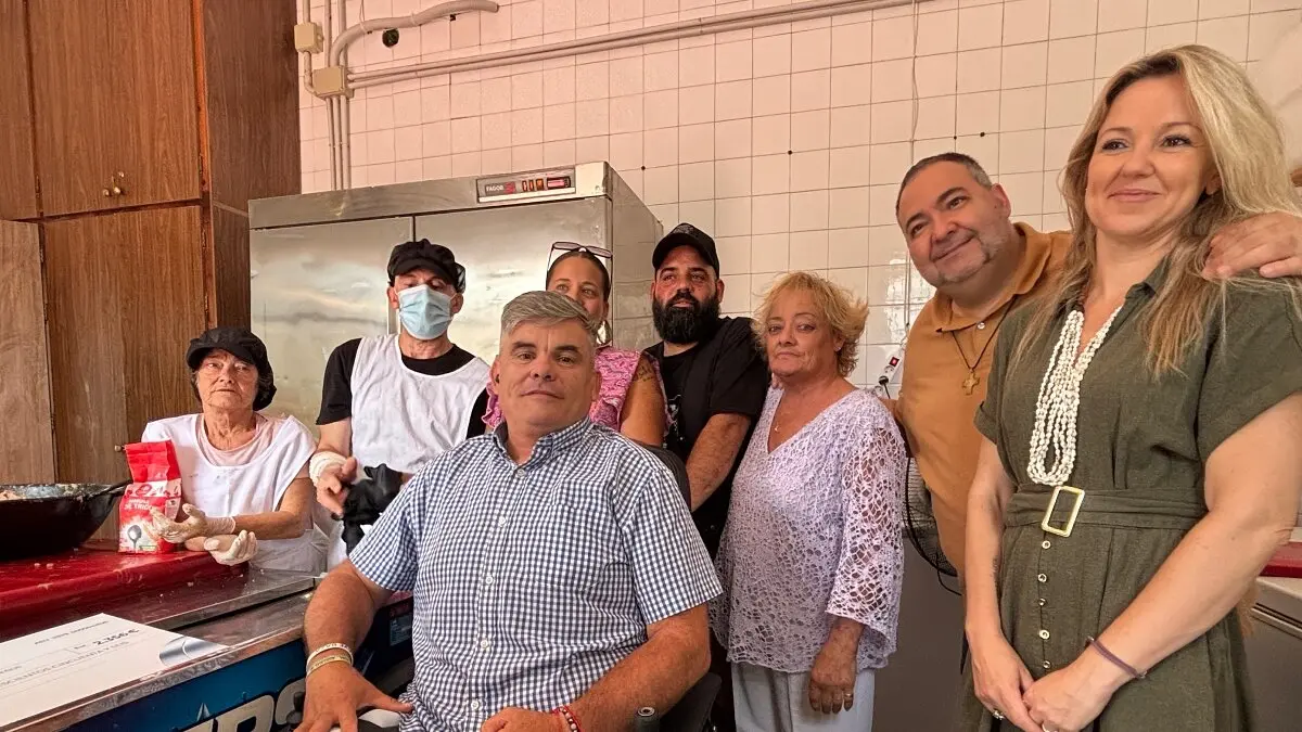 Algecireños Solidarios y colaboradores, en su nueva cocina de Salesianos