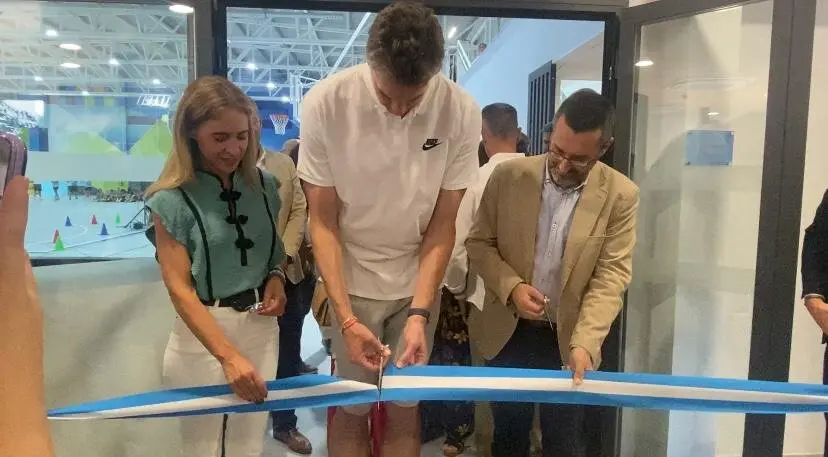 Pau Gasol en la inauguraci&oacute;n del nuevo Pabell&oacute;n Polideportivo Punto Ribot, La L&iacute;nea