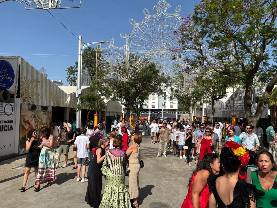 Im&aacute;genes del domingo por Sevillanas de Algeciras 2025