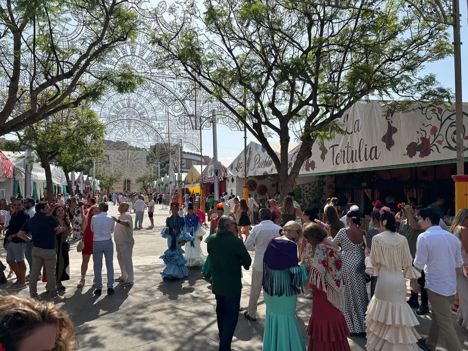 Ambiente del Recinto Ferial de Algeciras en el Domingo por Sevillanas