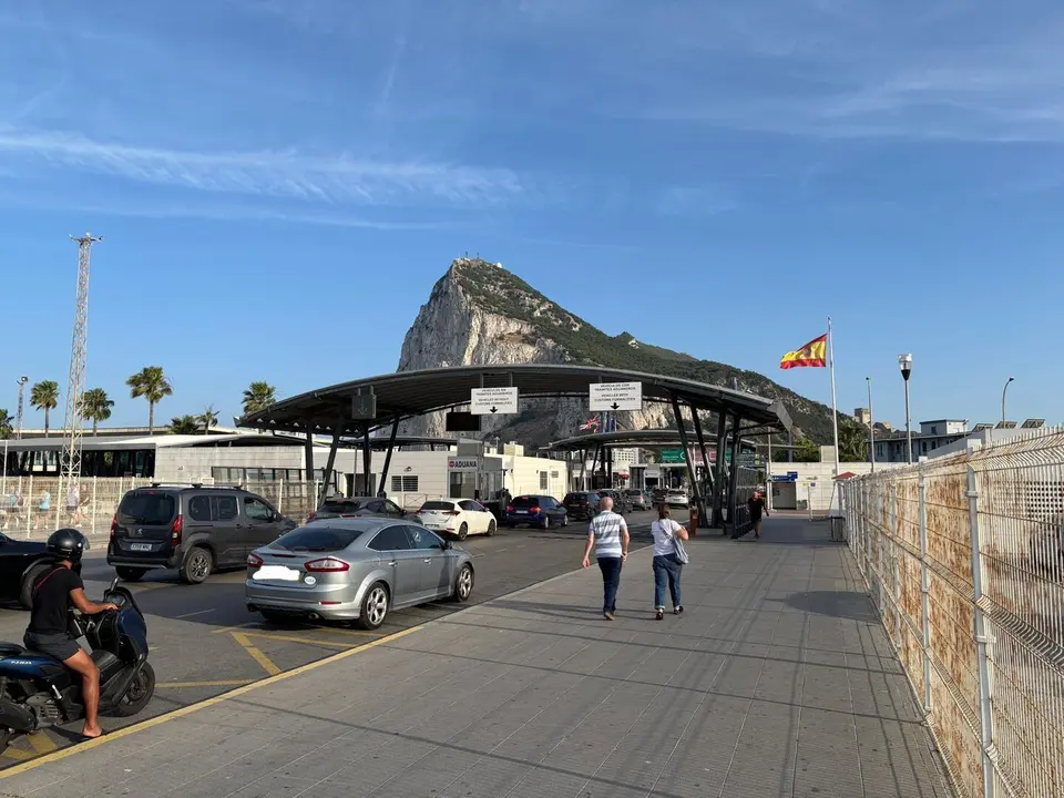 Frontera de Gibraltar con La L&iacute;nea