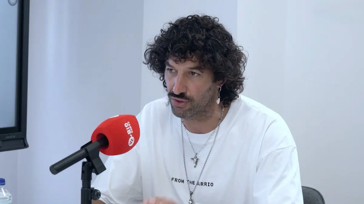 Pas Pel&aacute;ez, durante la entrevista con Hippie Domaris