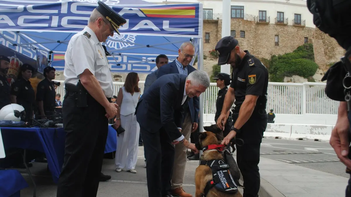 Visita de Marlaska al puerto de Tarifa por la OPE14