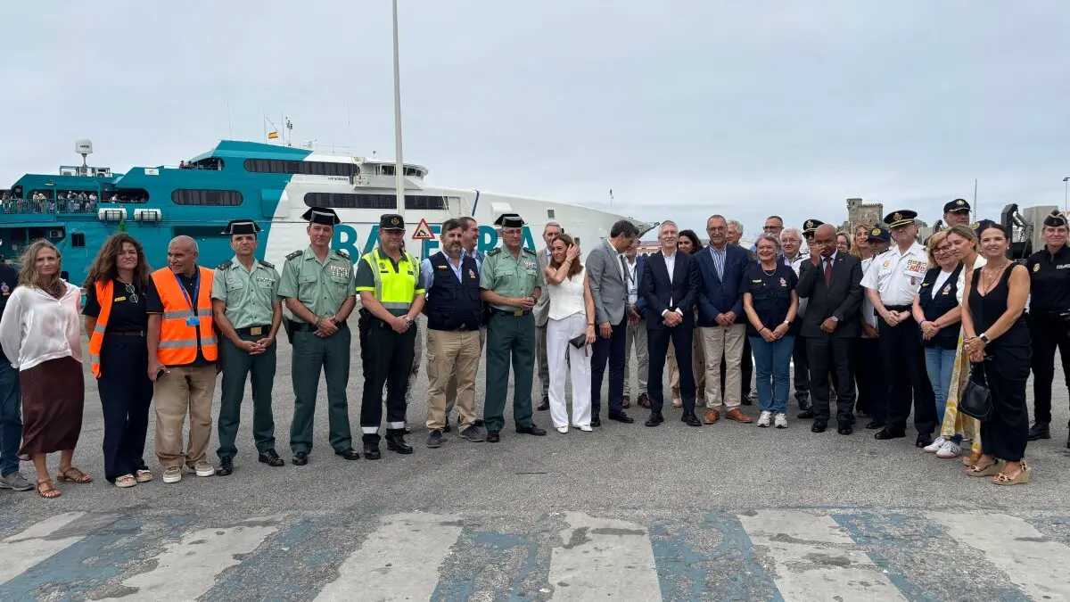 Visita de Marlaska al puerto de Tarifa por la OPE16