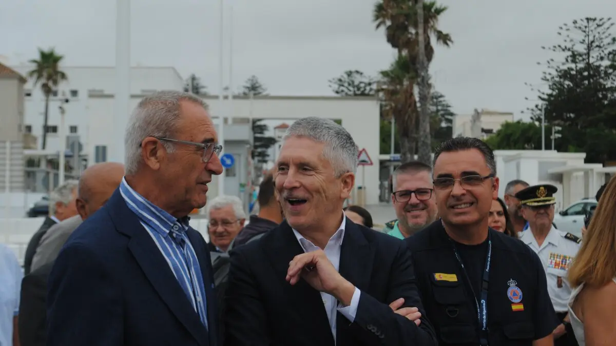 Visita de Marlaska al puerto de Tarifa por la OPE19