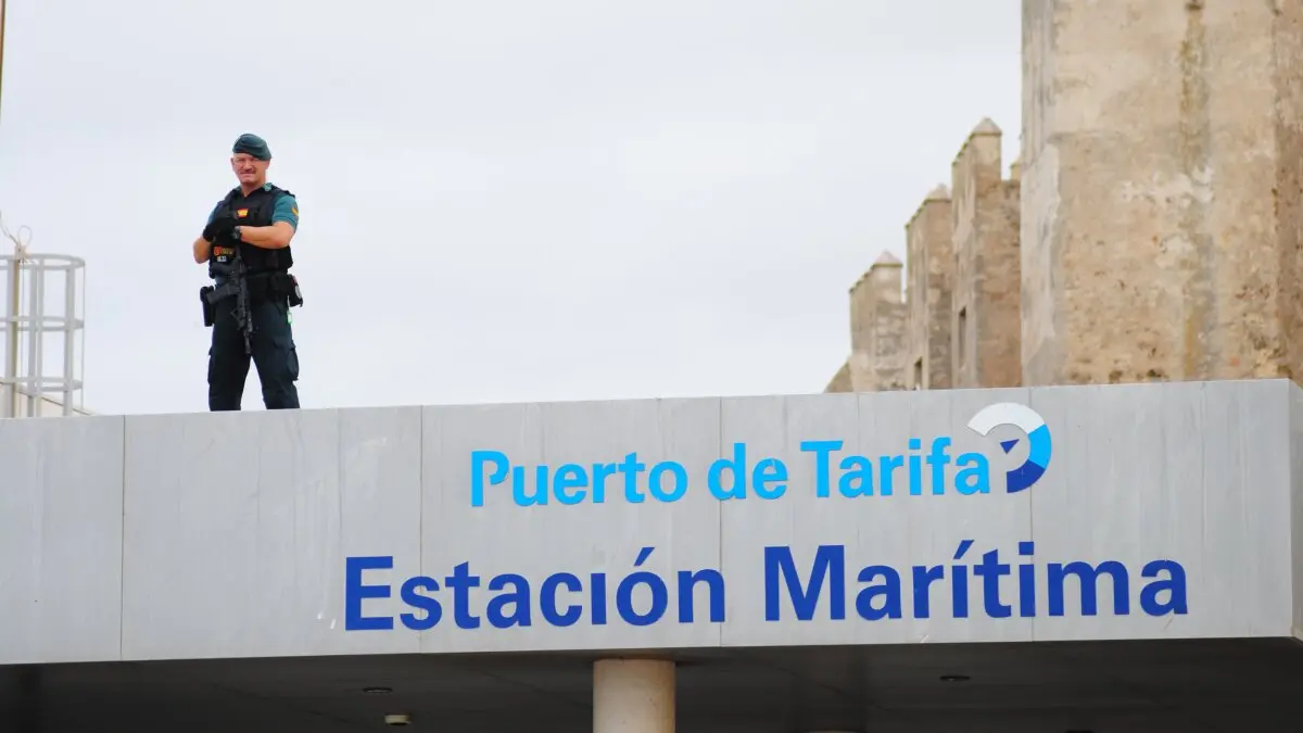 Visita de Marlaska al puerto de Tarifa por la OPE20