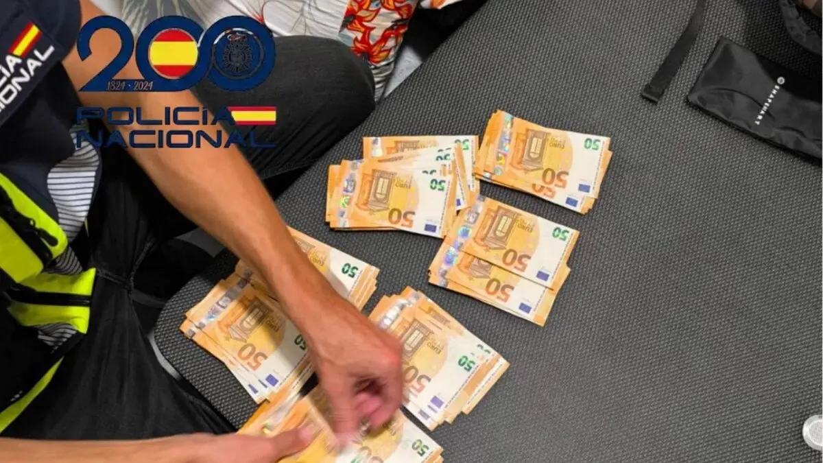 Parte del dinero localizado por la Policía