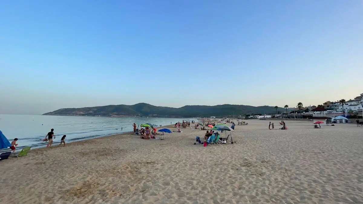 Muere un hombre en Getares tras ser rescatado