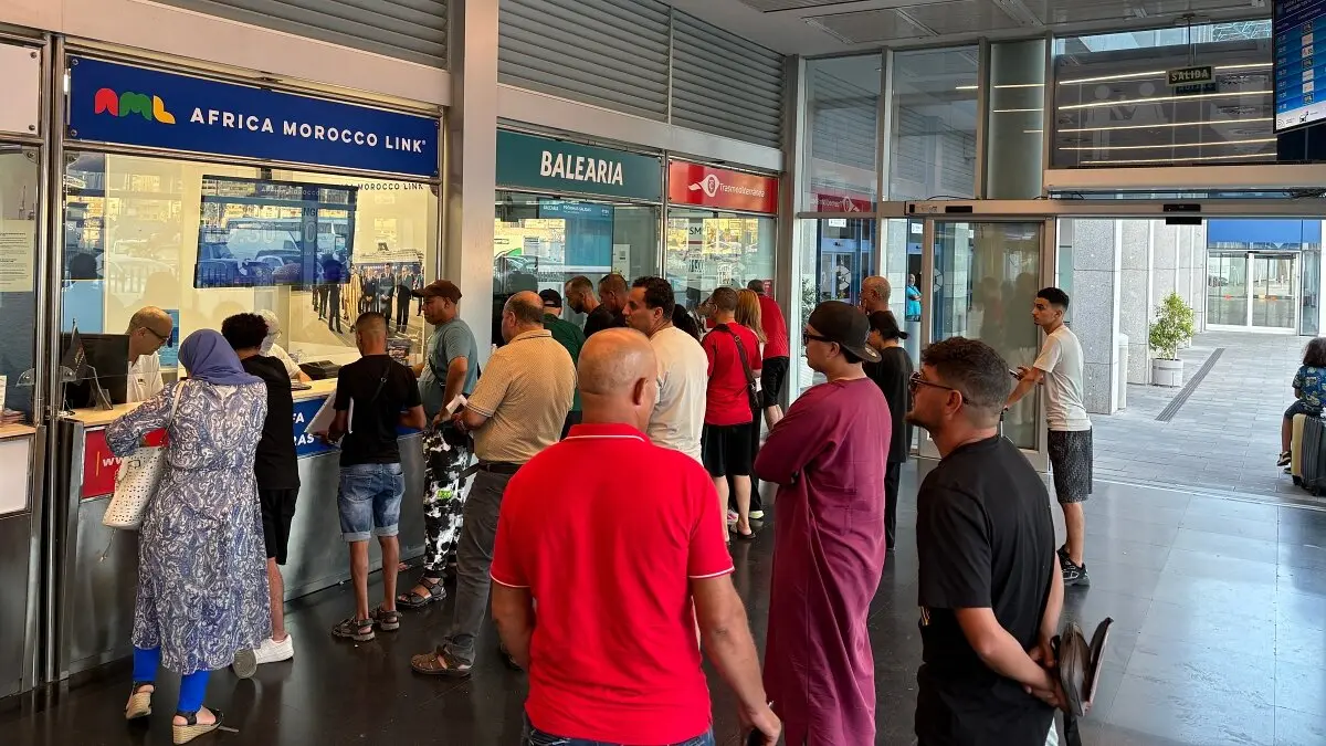 Personal de las taquillas también se quejan de las protestas que les llega de los clientes 