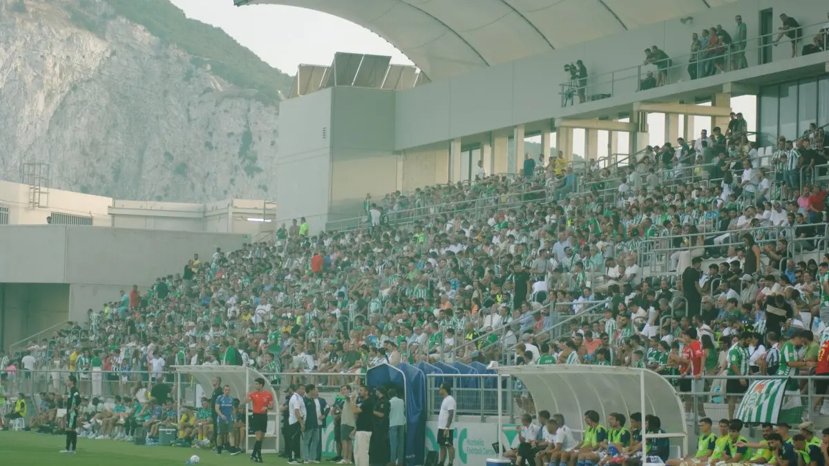 Amistoso Betis - Como en La Línea 9