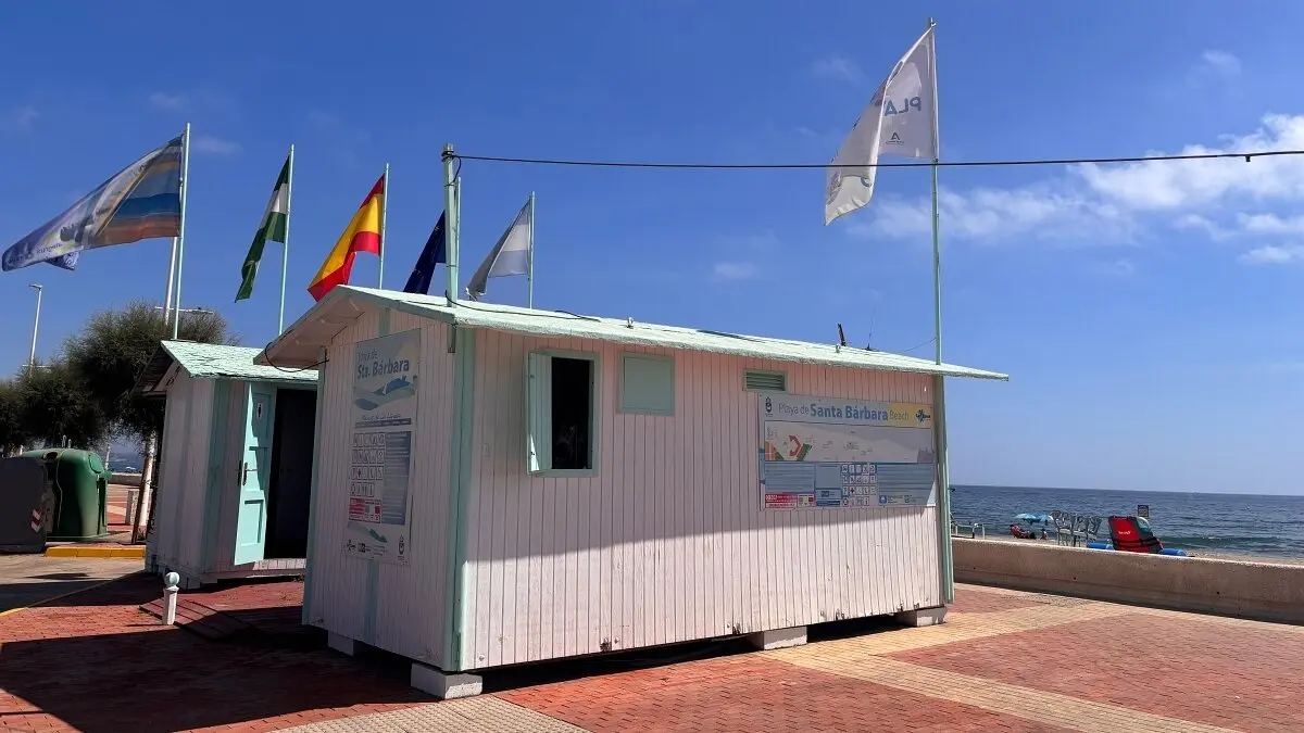 Uno de los módulos de atención de la playa de Santa Bárbara
