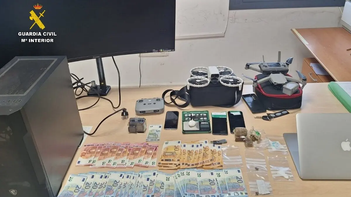 Todo lo que la Guardia Civil encontró en la vivienda