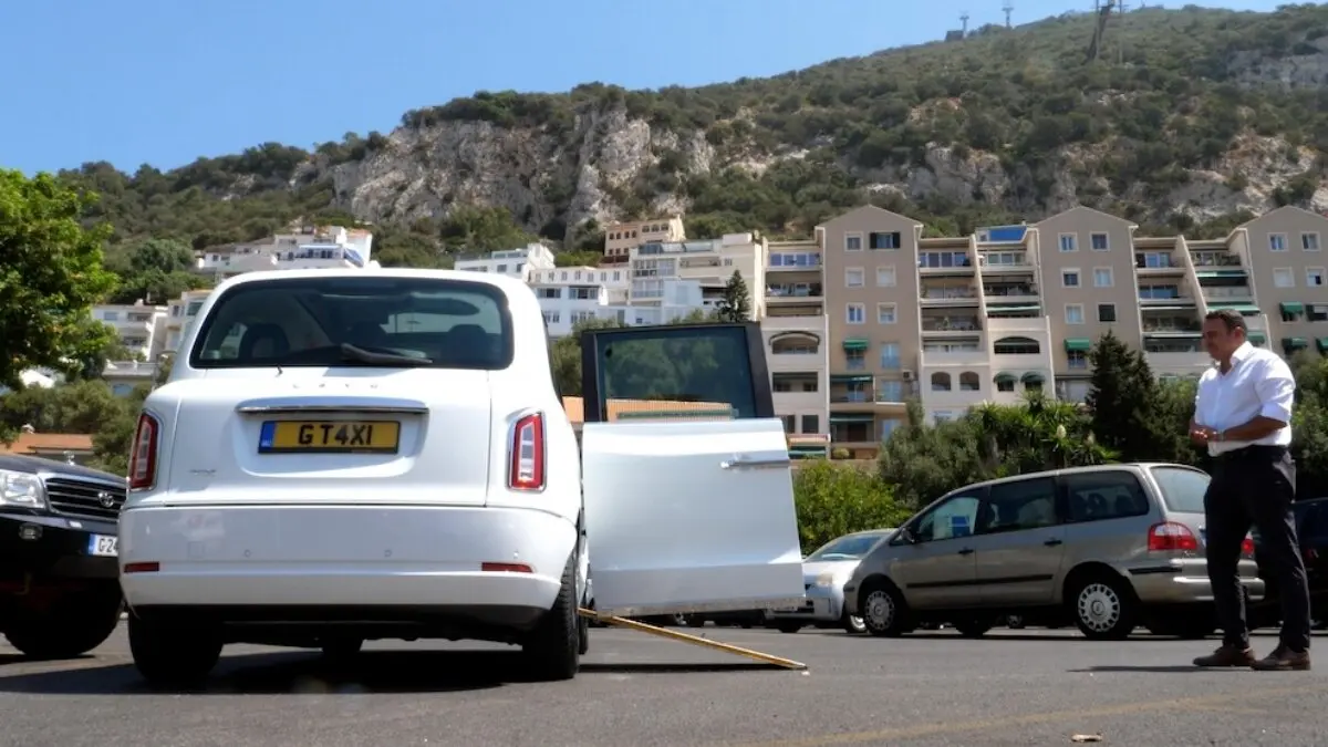 Los nuevos vehículos ya circulan por las calles gibraltareñas