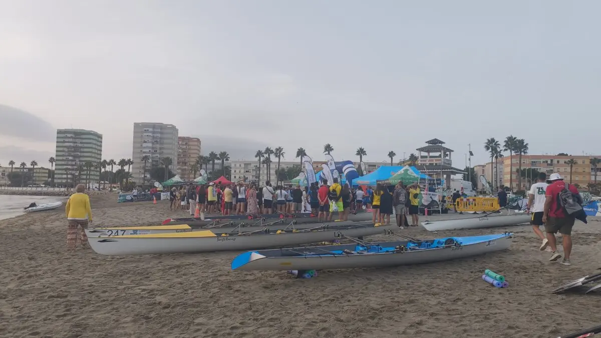 Remo en aguas de  La Línea10