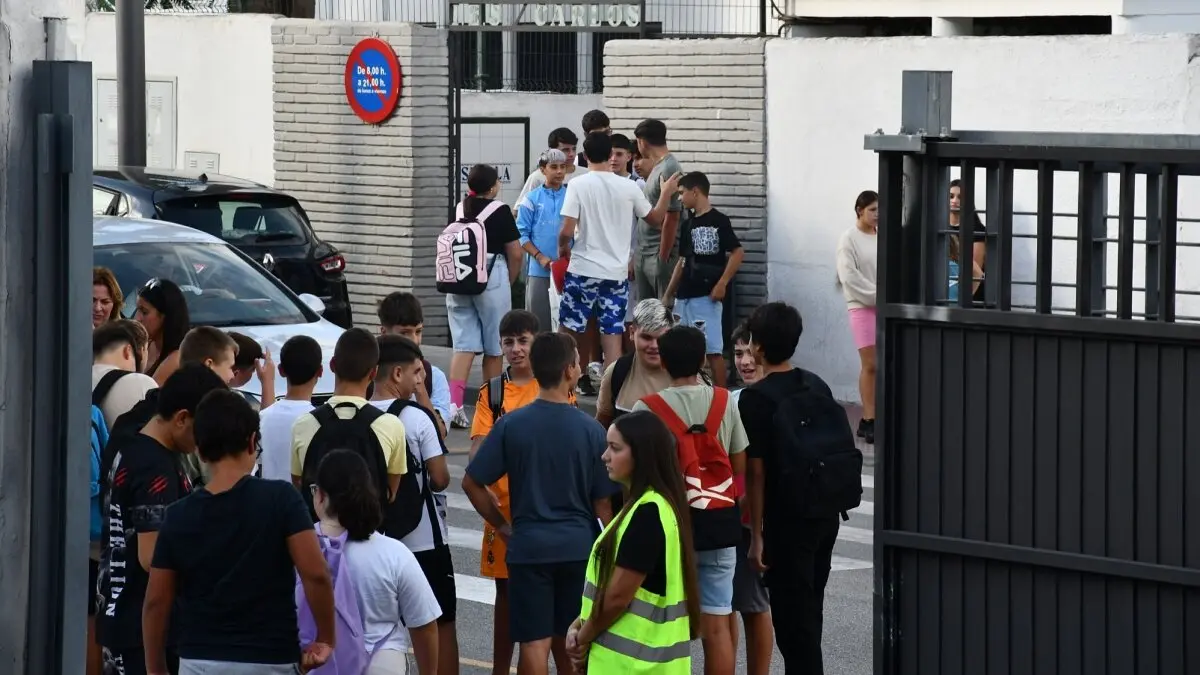 Alumnos que han comenzado este lunes sus clases en San Roque