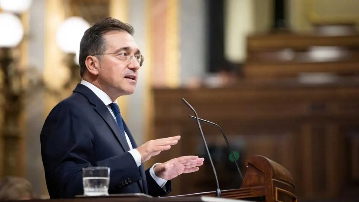 Albares, durante su comparecencia desde la tribuna del Congreso