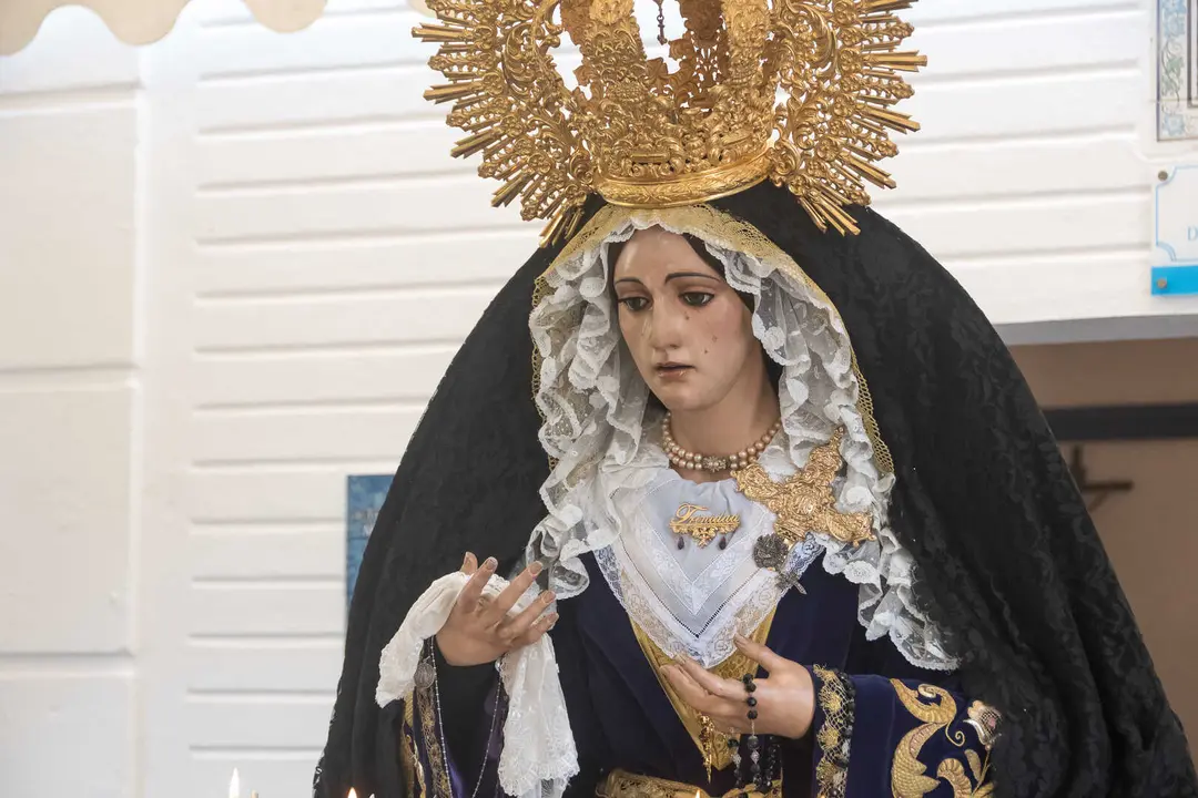 Familias y fieles rinden homenaje en el Cementerio Antiguo el 1 de noviembre_06