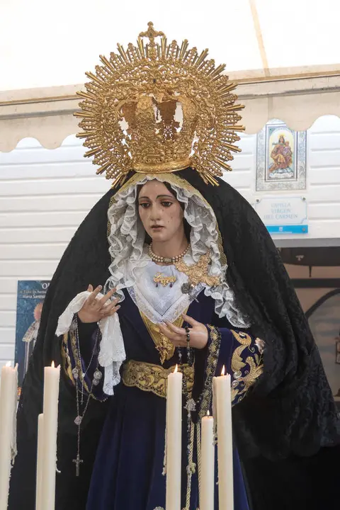 Familias y fieles rinden homenaje en el Cementerio Antiguo el 1 de noviembre_07