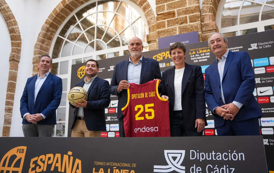 Presentación del Campeonato internacional de Baloncesto  @reynafotografo-321