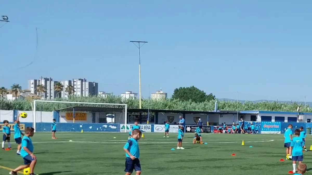 Entrenamientos del Atl&eacute;tico Zabal se celebran a puerta cerrada durante dos d&iacute;as para proteger a los menores tras el apu&ntilde;alamiento ocurrido en las inmediaciones del Estadio Virgen del Carmen.