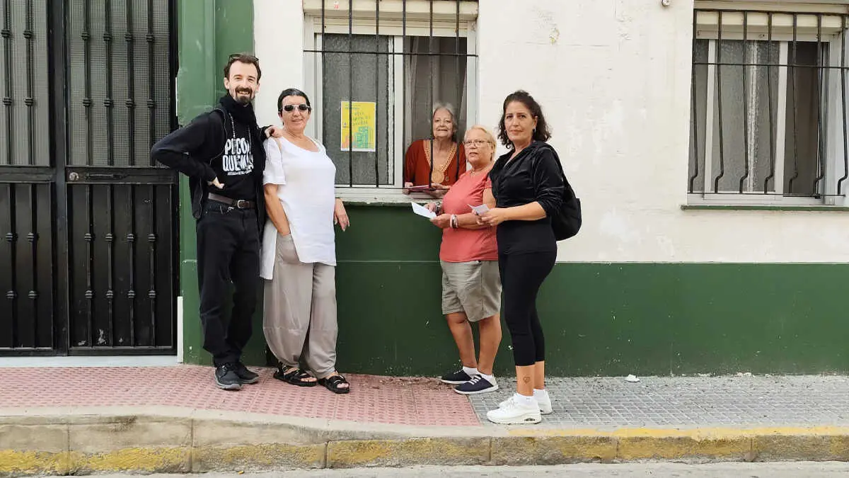 Miembros de FLAVI durante un paseo por Peria&ntilde;ez