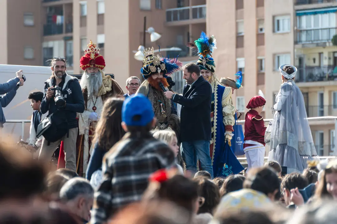 El arrastre de latas marca la llegada de los Reyes Magos 202613
