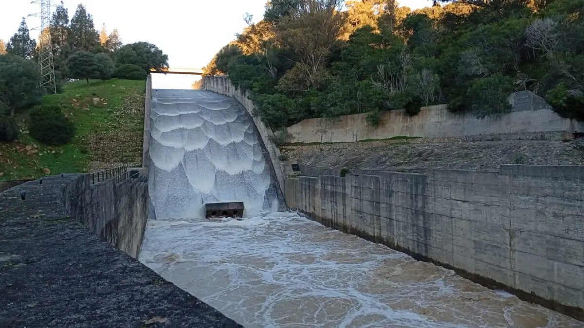 Las lluvias registradas este fin de semana&nbsp;provocaron aportes estimados en hasta 300.000 litros por segundo, equivalente a medio a&ntilde;o de precipitaciones concentradas en 24 horas