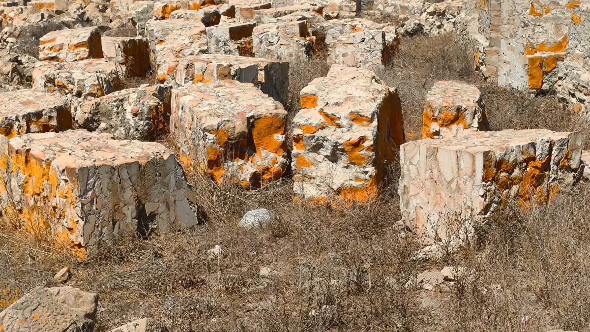 La resoluci&oacute;n de Cultura destaca que el traslado permitir&aacute; liberar el foso del Fuerte de Santa B&aacute;rbara de elementos que dificultaban su contemplaci&oacute;n y favorecer&aacute; una lectura diferenciada de los fuertes de San Felipe y Santa B&aacute;rbara - FOTO: Luc&iacute;a Becerra