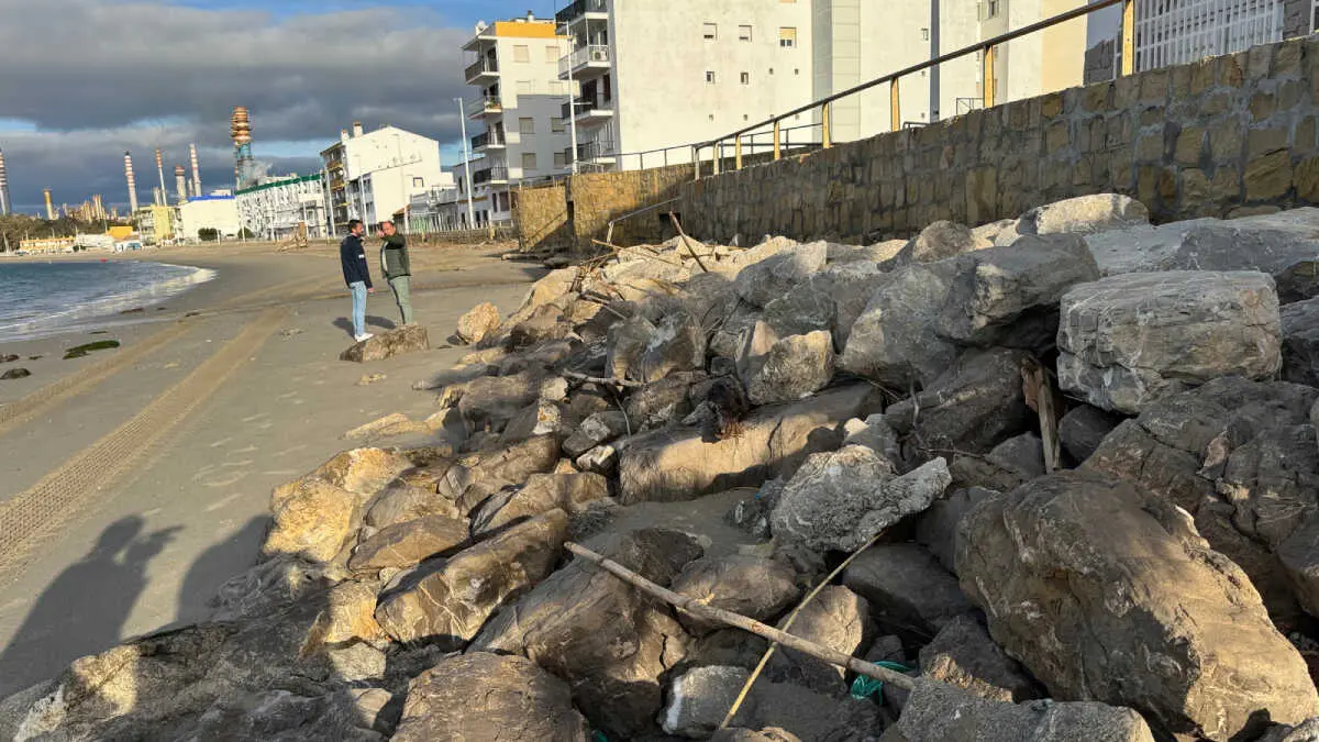 Desde el Consistorio recuerdan que se aproxima la Semana Santa, un periodo en el que esta playa urbana registra una elevada afluencia de vecinos