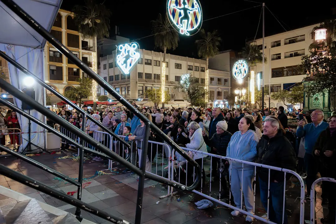 Algeciras se vuelca con el Carnaval en el Lago Mar&iacute;timo, la Plaza Alta y el centro_02