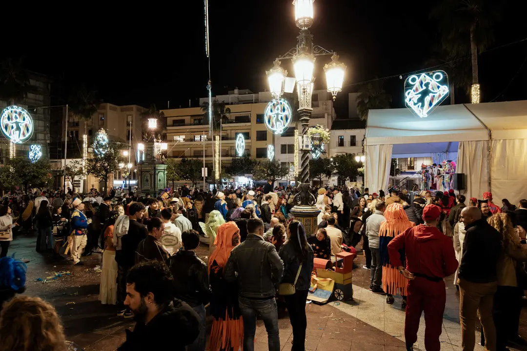 Algeciras se vuelca con el Carnaval en el Lago Mar&iacute;timo, la Plaza Alta y el centro_04