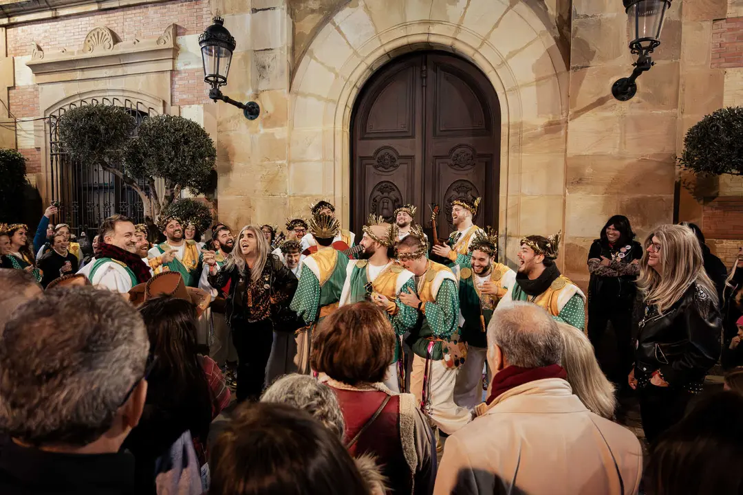Algeciras se vuelca con el Carnaval en el Lago Mar&iacute;timo, la Plaza Alta y el centro_06