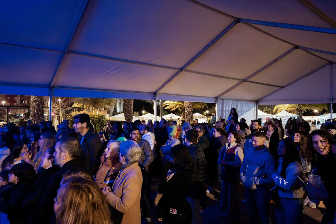 Algeciras se vuelca con el Carnaval en el Lago Mar&iacute;timo, la Plaza Alta y el centro_21