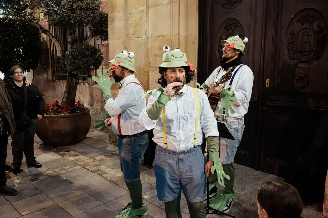Algeciras se vuelca con el Carnaval en el Lago Mar&iacute;timo, la Plaza Alta y el centro_22
